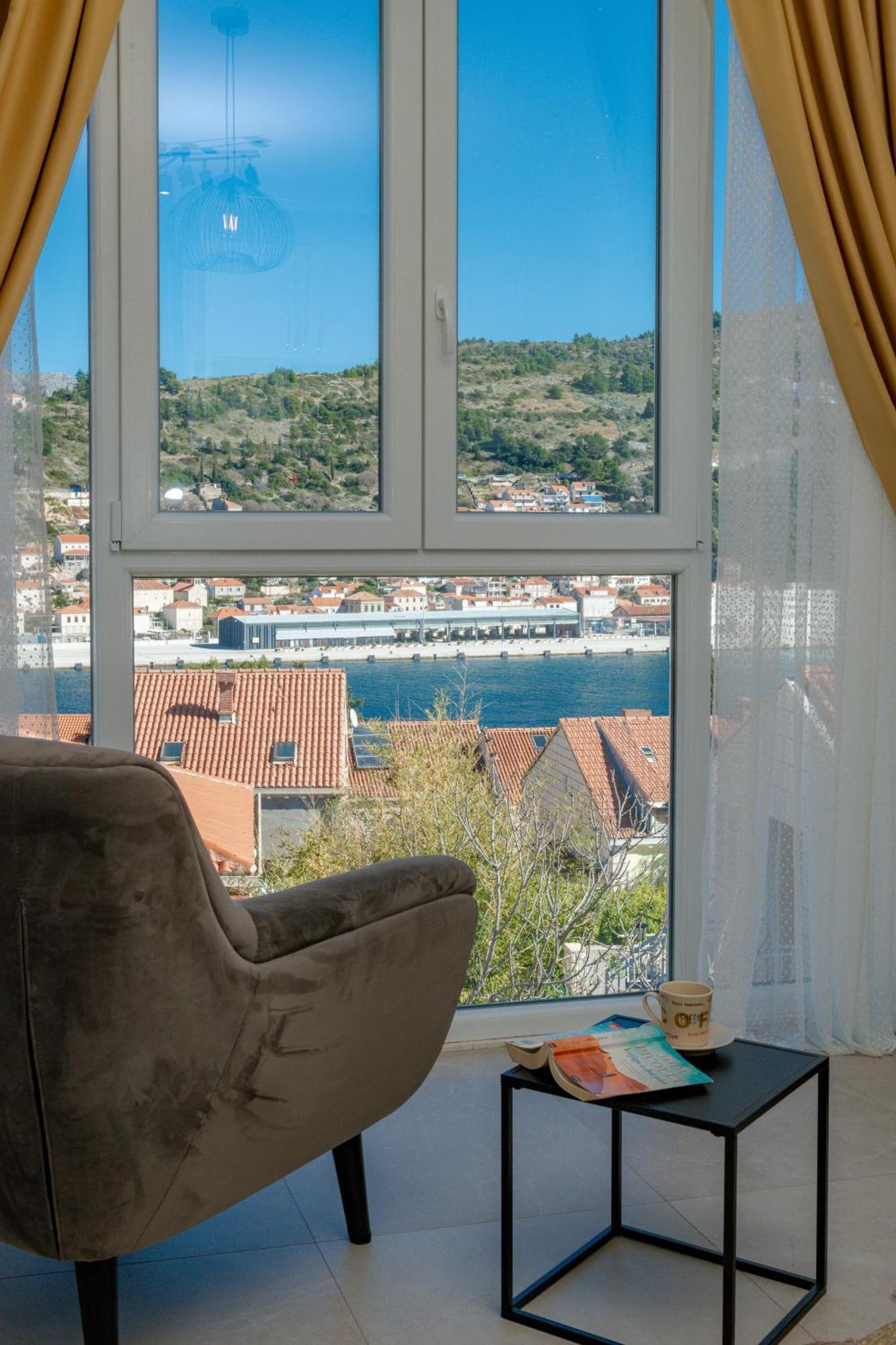Oyo Deluxe Apartments Dubrovnik Exterior photo